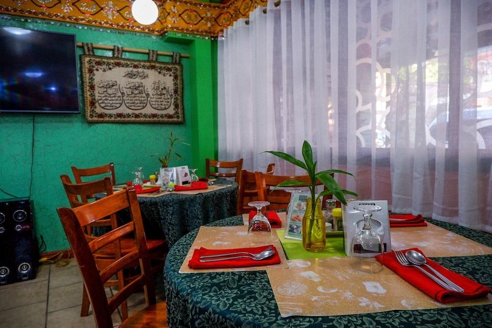Tinhat Halal حلال Certified Boutique Hotel And Restaurant Davao Екстер'єр фото