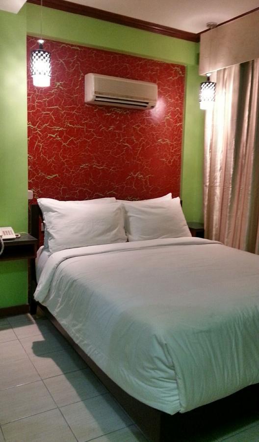 Tinhat Halal حلال Certified Boutique Hotel And Restaurant Davao Екстер'єр фото